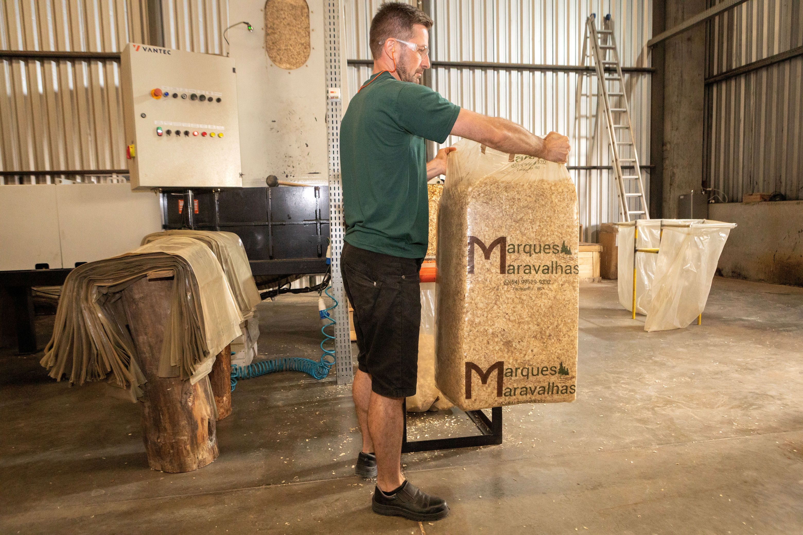 Embalando Maravalha Marques Maravalhas.jpg